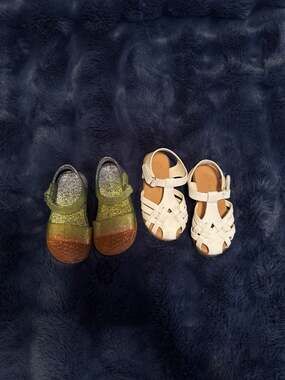 Cat & Jack Toddler Girl Sandal Bundle Size 6 Rainbow Glitter Jelly and White Fis